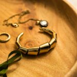 De Perfekte Gylne Armbåndene: Stiler, Kvalitet og Vedlikehold